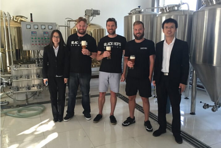blackhops visitan cervecería