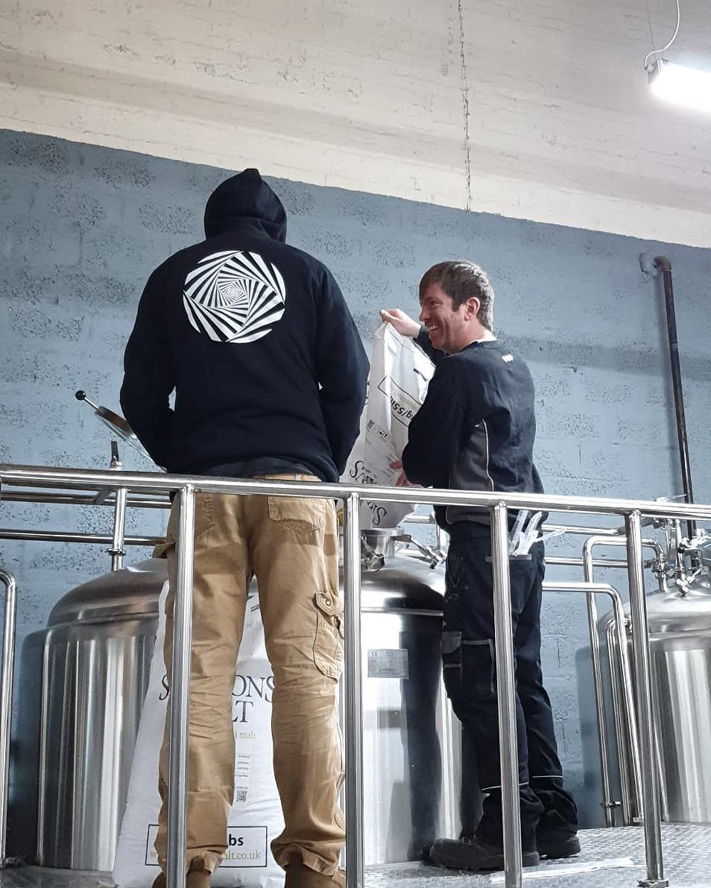 cervecería equipo de elaboración de cerveza tanque de fermentación fermentador tanque brillante