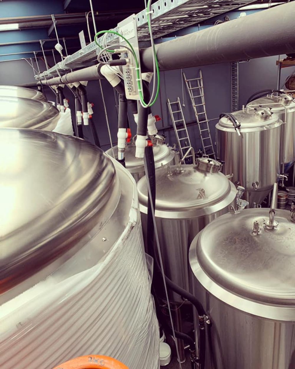 Équipement de brasserie, fermenteur de bière, cuve de fermentation de bière, système de microbrasserie, brasserie en Australie, brasserie à deux navires, brassage de bière Tiantai,