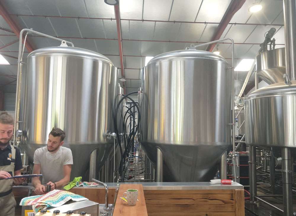 Equipo de cervecería en venta, Equipo de cerveza, Fabricantes de sistemas de elaboración de cerveza, Tanques de fermentación, Fermentadores cónicos, Tanque de cerveza brillante, Sistema de cervecería, Tanque de fermentación, Fermentadores, Costo del equipo de cervecería, Equipo de cervecería en venta