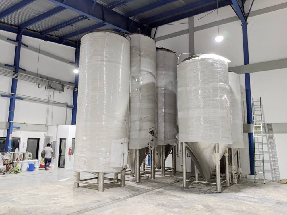 Équipements de brassage de bière de brasserie, fermenteur de bière conique en acier inoxydable, équipements de brasserie commerciale à vendre, comment installer une brasserie, coût de l'équipement de brasserie, réservoir de bière, machine d'embouteillage de bière