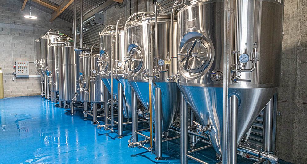 醸造所のビール醸造設備、円錐形のステンレス鋼ビール発酵槽、販売のための商業醸造設備、醸造所の開始方法、醸造設備のコスト、ビールタンク、ビール瓶詰め機、ビールケギングマシン、ビール缶詰機、販売のためのクラフトビール醸造システム、醸造所タンク、ビール醸造設備、フランス醸造所、10BBL醸造設備