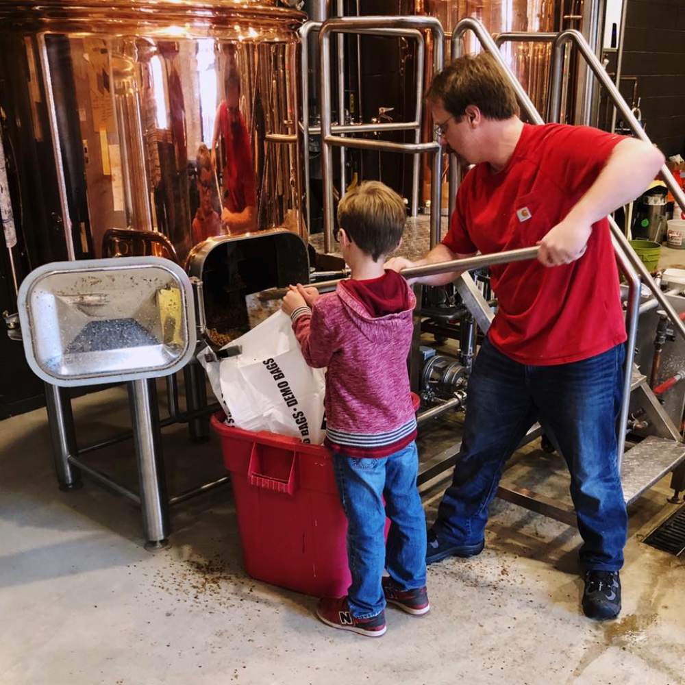 醸造所のビール醸造設備、円錐形のステンレス鋼ビール発酵槽、販売のための商業醸造設備、醸造所の開始方法、醸造設備のコスト、ビールタンク、ビール瓶詰め機、ビールケギングマシン、ビール缶詰機、販売のためのクラフトビール醸造システム、醸造所タンク、ビール醸造設備、米国醸造所、500L醸造設備、銅醸造所