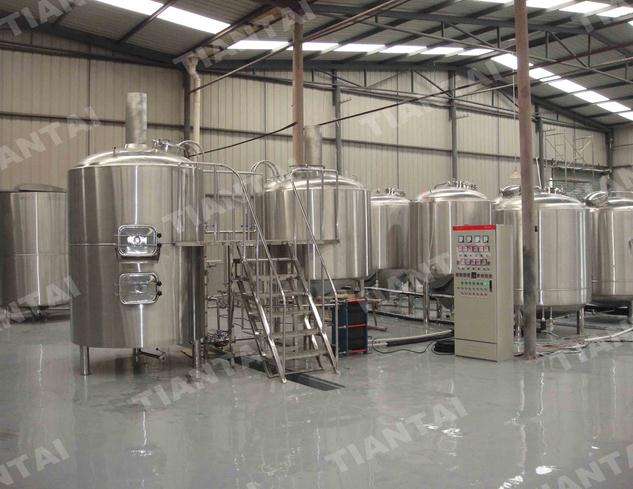 Cervecería de microcervecería calentada a vapor de 2000L instalada en chengdu, china