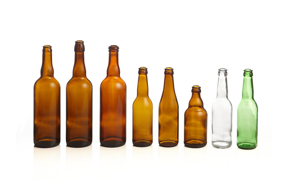 What are the forms of beer packaging?